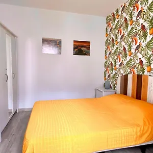 Town House With Patio In Quiet Residential Area 10 Min From , Torremolinos España